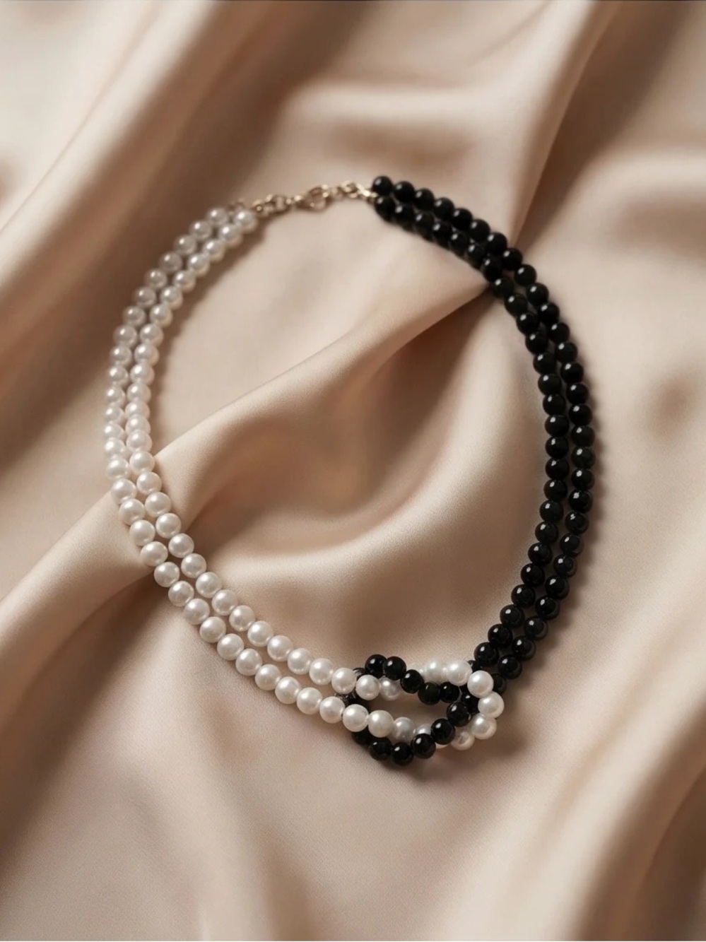 Two-Tone Black and White Pearl Knot Necklace with Case